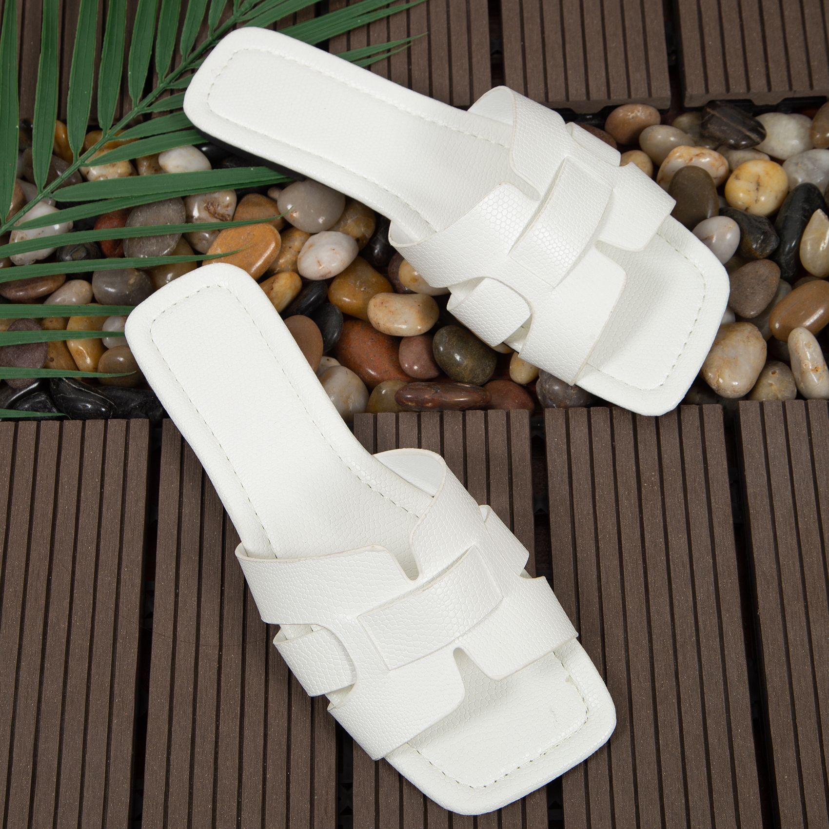 Women’s Square Toe Flat Sandals.